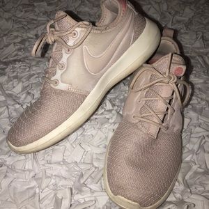 Limited edition Rose Nike ridge runs!